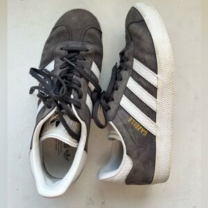 Adidas Gazelle Women’s Size 8 Blue/Gray White Stripes Classic Retro Sneakers